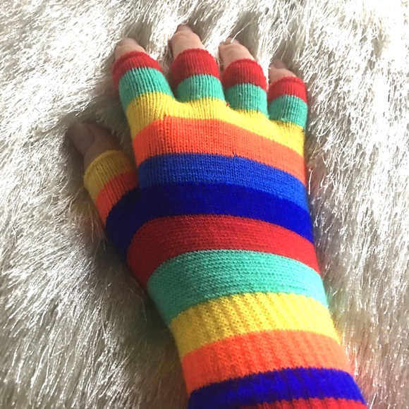NWOT Rainbow 🌈 Soft Knitted Fingerless Glo… - Picture 7 of 8